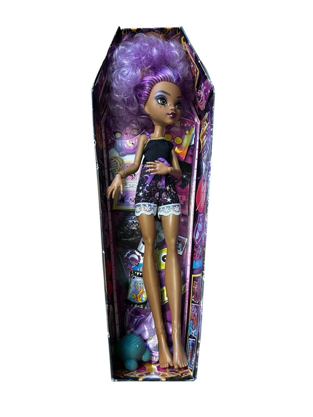 Monster High Buried Secrets Cozy Creepover Clawdeen Wolf